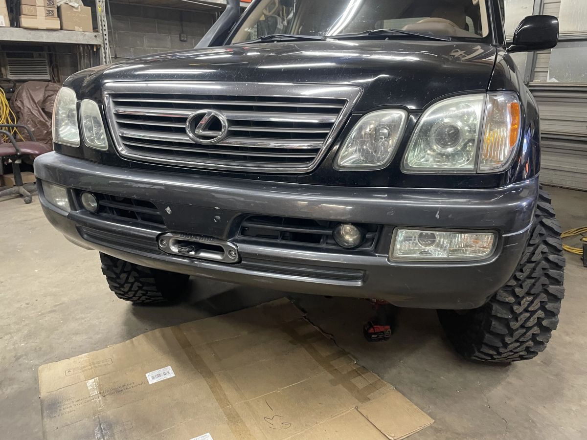 Big Slack Off Road Land Cruiser / LX470 front winch mount