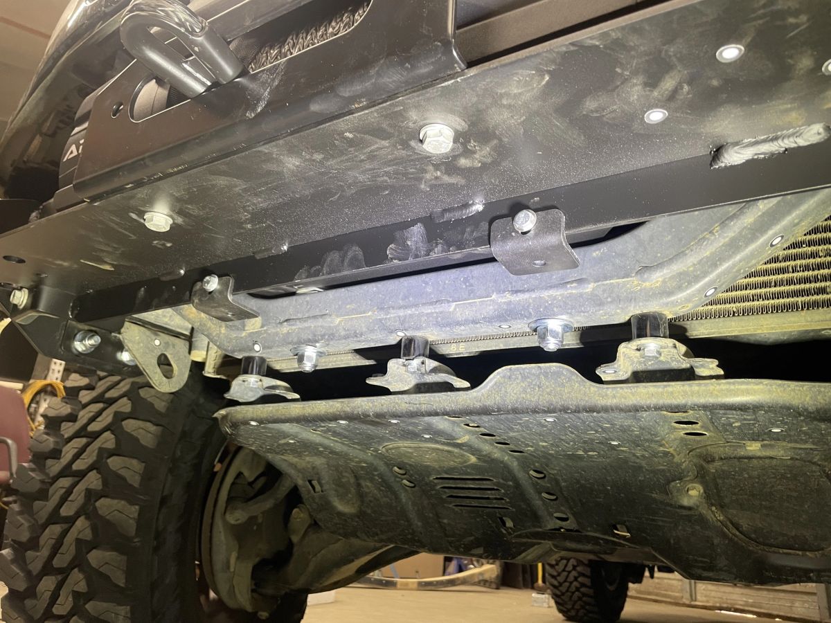 Big Slack Off Road Land Cruiser / LX470 front winch mount