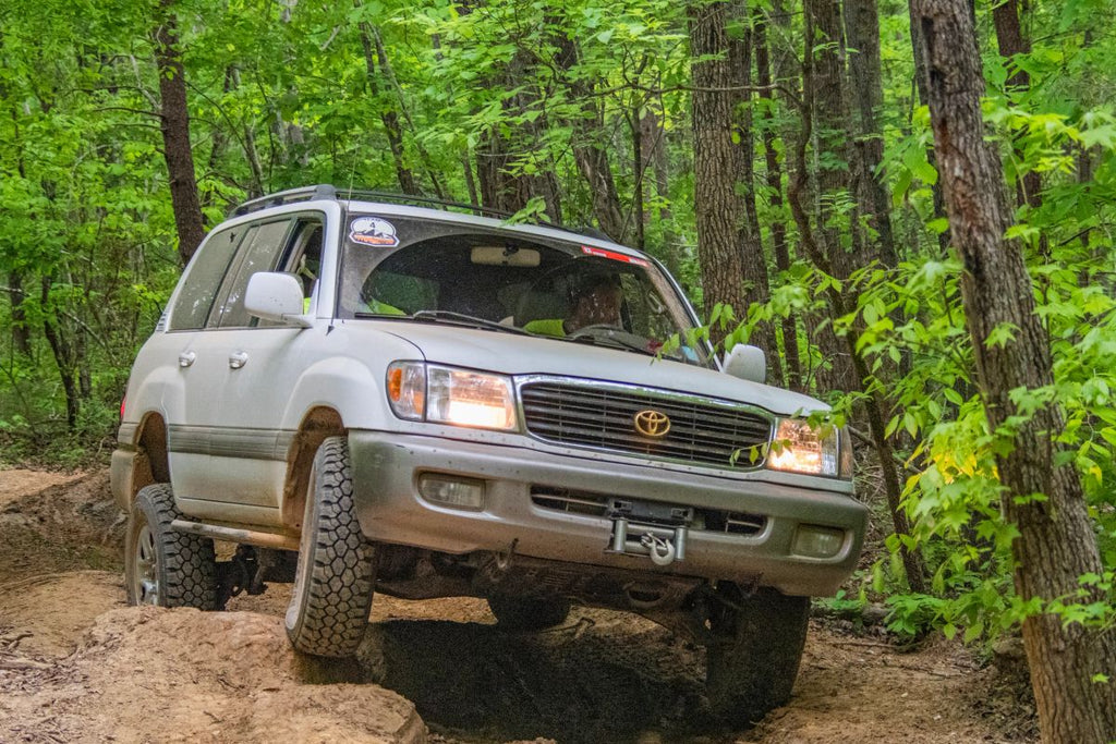 Big Slack Off Road Land Cruiser / LX470 front winch mount