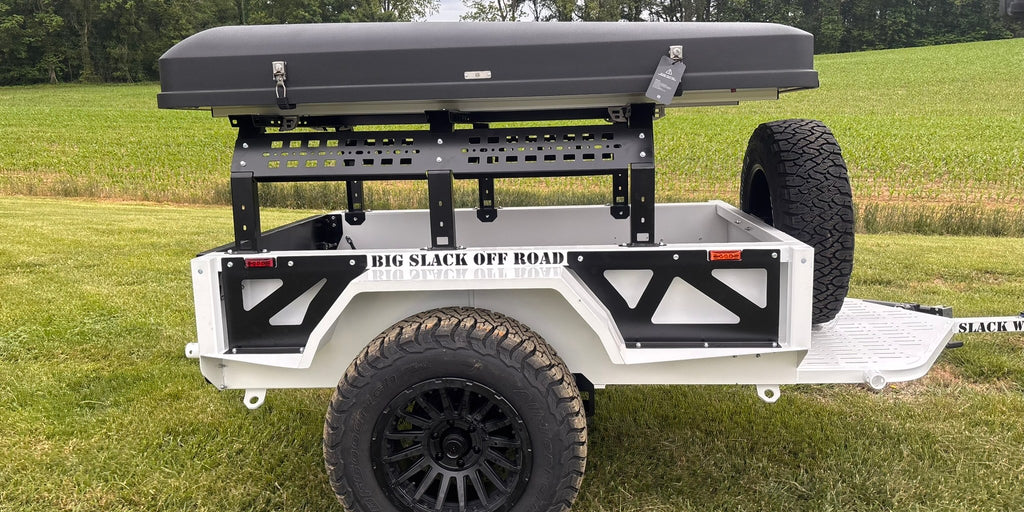 White Big Slack Off Road Slack Wagon trailer with rooftop tent, side view