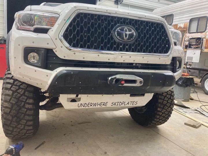 Big Slack Off Road Toyota Tacoma Gen 3 hidden winch mount